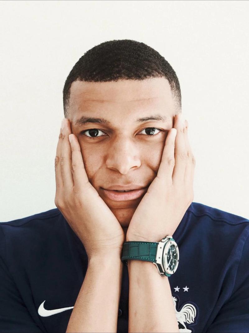 斯帕莱蒂：孔蒂是一位顶级教练，对阵那不勒斯我们会全力以赴（斯帕莱蒂称孔蒂为顶级主帅：战那不勒斯我们将全力以赴）