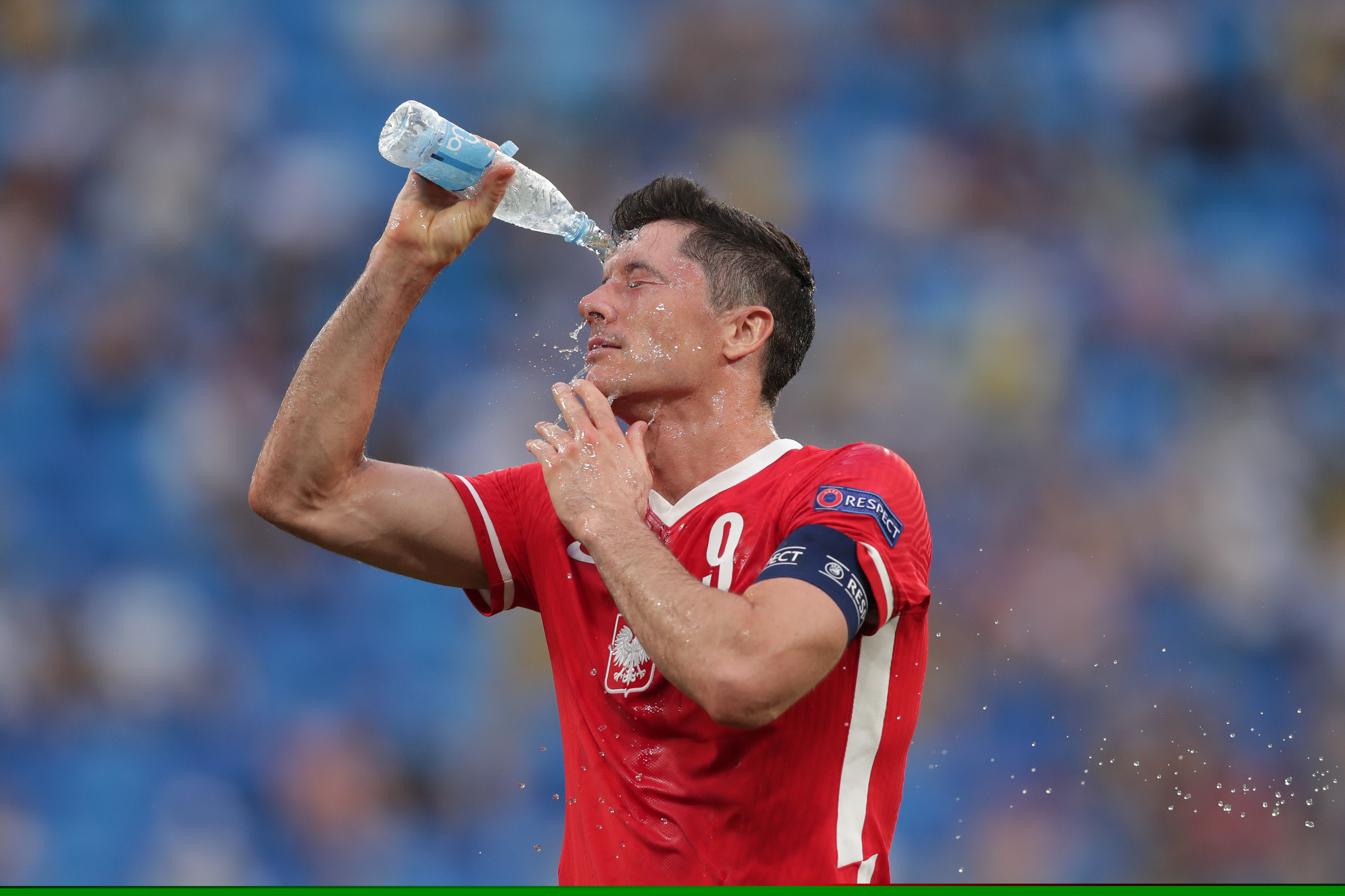 经纪人：若有球队有意圣地亚哥很正常，但他没离开米兰的想法（经纪人：有队看上圣地亚哥不意外，他不打算离开米兰）