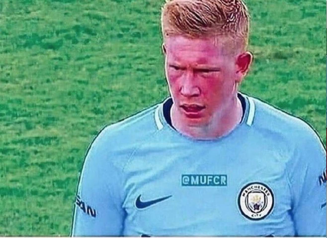 梅婷一家四口前往伯纳乌观战皇马vs尤文，女儿表示看完有点困（梅婷携家人四口现身伯纳乌观皇马对尤文，女儿笑称赛后有点困）