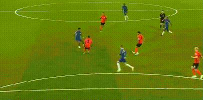 FM26逆天Bug，外场球员“闪现”至门前挡出对方主罚的点球（FM26离谱Bug：非门将球员瞬移至门前封堵对手点球）