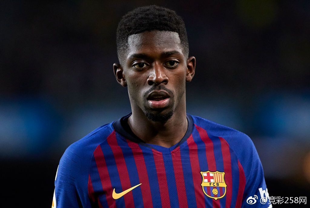 跟队记者：预计埃里克-加西亚还要再佩戴面具踢三场比赛（随队记者：预计埃里克-加西亚仍需戴面具再踢三场）