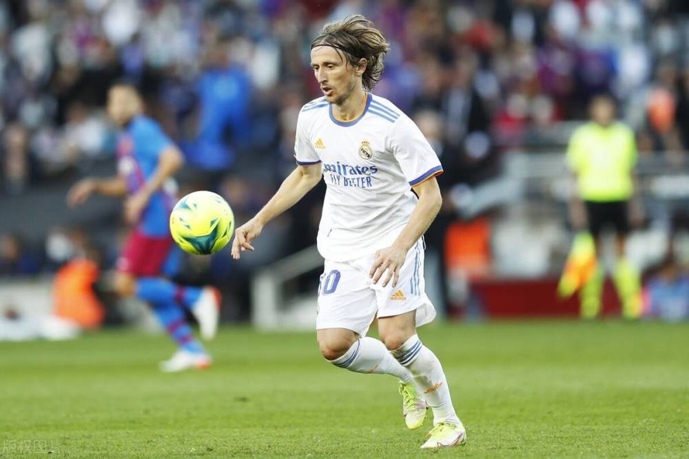 佩佩的成人女星女友：没花过他钱；他30岁生日我给他花了3万（佩佩成人影星女友：从没花过他的钱，他30岁生日反倒是我出了3万）